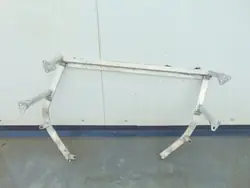Moottorisuojan kiinnityskehys OEM 8J8802017 Audi TT 8J
