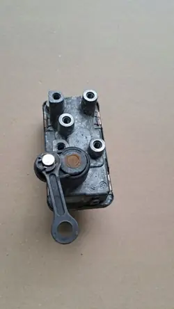 Turboaktoori OEM 49335-19400 BMW N47 2.0D:lle