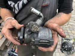 Jeep Grand Cherokee WJ 3.1 TD - Bomba de direção assistida OEM 52088582AB