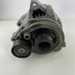 Generaattori jännittimellä BMW F39 F40 F44 M135iX 2021