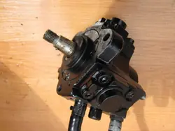 Pompa di iniezione Opel Insignia Astra J 2.0 CDTI 0445010193
