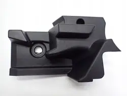 Suporte de cobertura de bagagem esquerdo traseiro OEM 6F9858859A