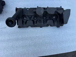 Venttiilikansi OEM 04L103469K MAN Crafter 2.0 TDI:lle