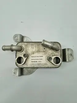 Maserati Ghibli 2017 Vaihteistoöljynjäähdytin OEM 670034967