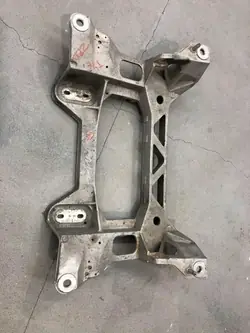OEM 845163125 Berço traseiro para Chevrolet Corvette C6