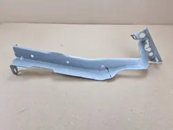 AUDI A4 B8 LIFT Vänster Framskärm Fäste 8K0821135H