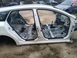 Toyota Avensis T27 Viertelpfosten rechts OEM 15689