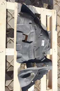 OEM 31348160 Revestimento traseiro para-lama esquerdo Volvo XC90 II