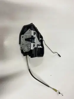 Vänster framdörrslås BMW 5 (F10) 7202145