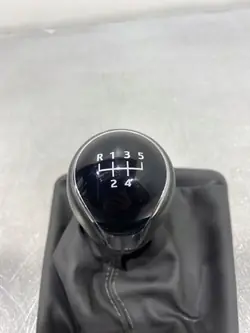 Pomo de mudanças OEM FBZ20348 para Seat Arona 2018