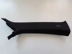 Moldura de pilar Audi TT Mk3 OEM 8S8867234B - Usado