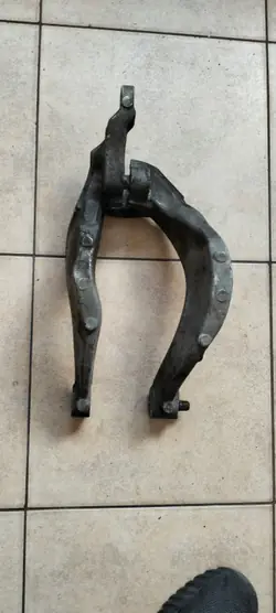 Volvo Stötdämparfäste OEM 31380635 Vänster Begagnad