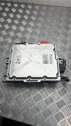 Wechselrichter mit Wandler Ford L1M87P425BF