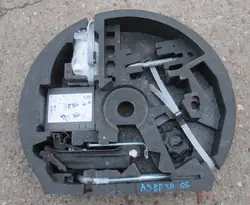Audi A3 8P tavaratilan vaahto OEM 8P0012109F