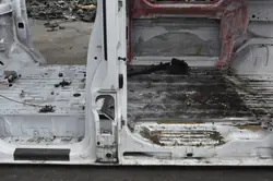 OEM 157713 Vänster van-tröskelpelare Opel Vivaro B