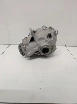 OEM 2213308201 Etudifferentiaali Mercedes GLC:lle