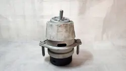Moottorin tuki OEM 7L8199131F VW Touareg 7P/Audi Q7