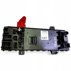 Volvo sulakekotelo OEM 22619987 - Käytetty kunto