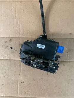 Bakre Höger Dörrlås Octavia II 7L0839016