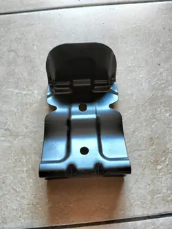 Volvo XC90 II poikittaispalkin kiinnike OEM 31402962