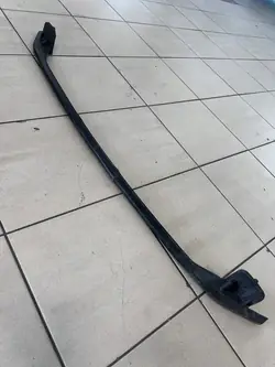 Etupuskuri vahvistus Hyundai I30 2020-2022 86571-G3700