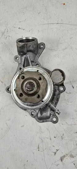 Pompe à eau Audi A4 S4 B9 06M 013 C