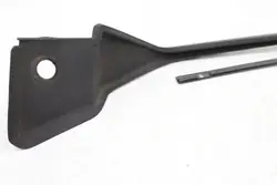 Maserati Grecale rechter voorruitlijst OEM 670167247