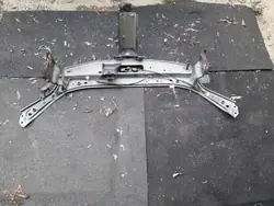 OEM AM-358621 frontpanelklämma för Dacia Sandero