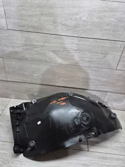 Vasen etupyöräkaari Dacia Logan III 638456492R