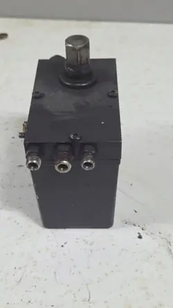 Scania Cab Tilt Pump OEM 2081520 - Used Condition