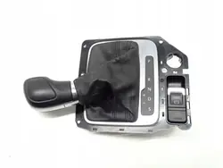 Vaihteenvalitsimen kotelokehys OEM 7P2713203A VW Touareg