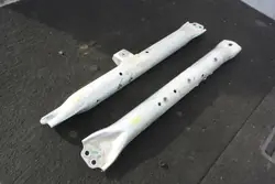 Tesla Model S Pelarbalkfästessats - Begagnad