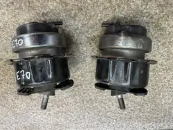 Moottorin kiinnityssarja OEM 6773817 BMW X5 E70 3.0 D