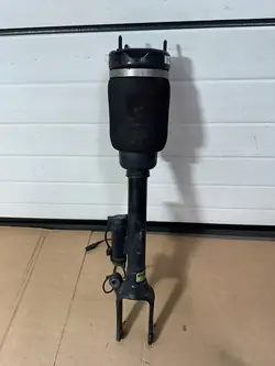 Fram Höger Stötdämpare Mercedes ML W164 6.3 AMG