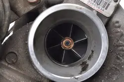Turboahtimen VOLVO S60 V70 XC70 XC90 2.5T 30650634