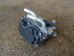 AUDI Q3 8U 2.0 TDI Corpo de Borboleta 04L128063AA