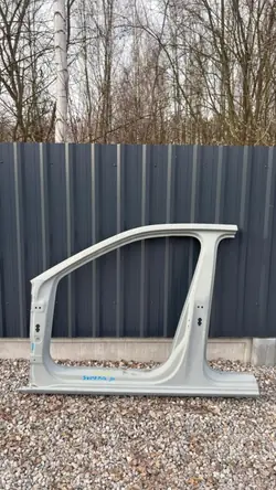 Guarniçao pilar esquerdo Skoda Superb III OEM 429