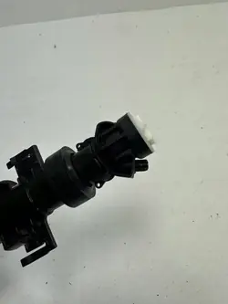 Audi Q5 8R fram vänster stötfångare tvättpump OEM 8R0955101A