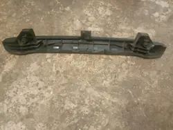 Poutre arrière plastique OEM 4M51-17912-AD Ford Focus MK2
