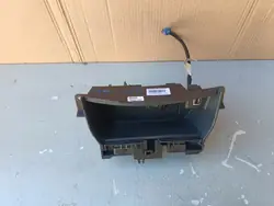 OEM 9801835677 USB-portti & OBD-kansi Peugeot 308 II:lle