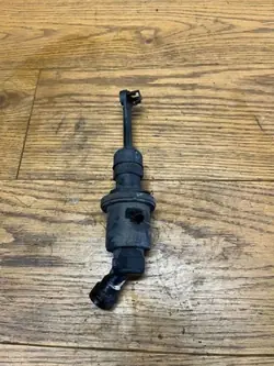 Bomba de embraiagem Nissan OEM 30610BB30A - Usado