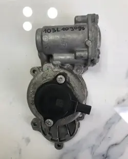 Couvercle d'arbre à cames VW Audi OEM 103L109096 - Occasion