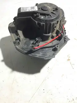Soufflante VW T6 OEM 7E1820021A - État Utilisé
