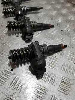 Insprutningspump VW Golf V 1.9 TDI 105hk OEM 038130073AG