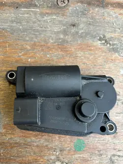 Papillon d'échappement Chevrolet Corvette C8 OEM 84896570