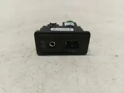 Tomada USB AUX Porsche OEM 95B035252A - Usado