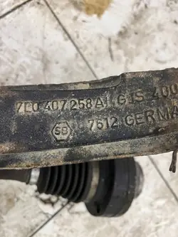 VW Touareg Audi Q7 Främre högra styrknut OEM
