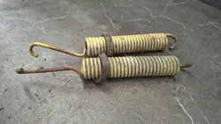 Muelles del capó Mercedes W123 - Estado usado