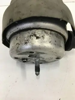 Support moteur Audi A4 3.0 TDI 8E0199379BL
