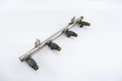 Mercedes-Benz OE 96610001 Rail de inyección usado